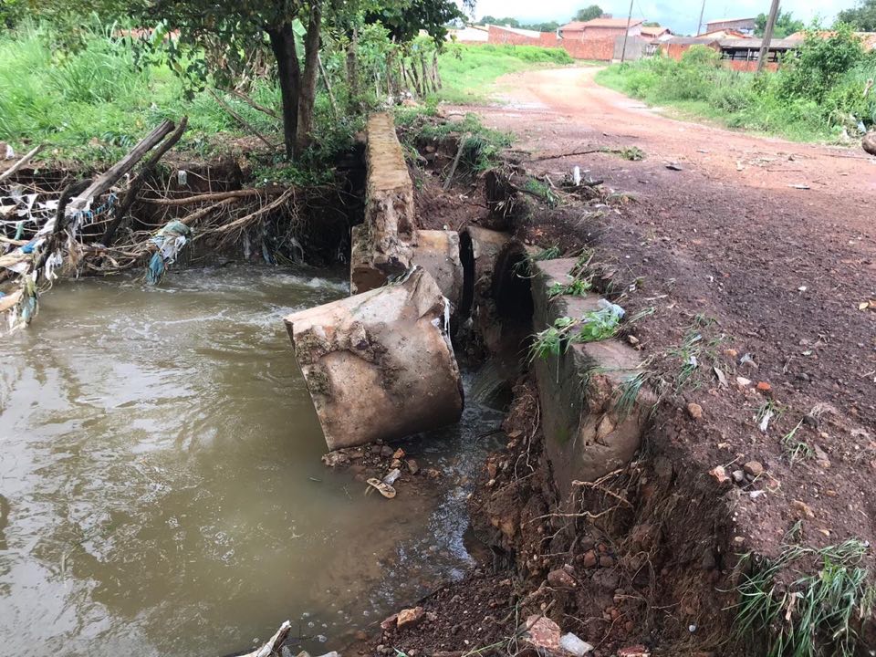 Chuva leva mais uma “gambiarra” da Secretaria de Obras de Coelho Neto