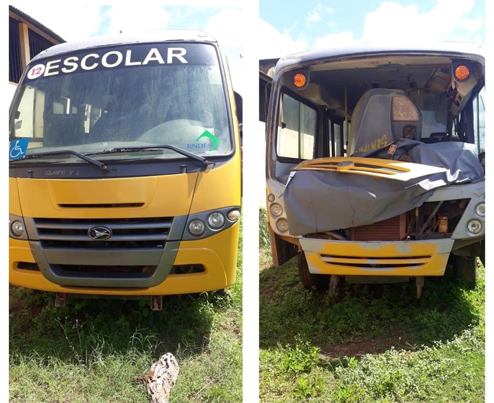 Abandonados, ônibus escolares se deterioram na garagem da Secretaria de Educação de Coelho Neto
