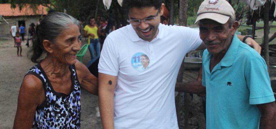 Ao lado de Paulo Cigano, Bruno Silva participa de reunião no povoado São Domingos