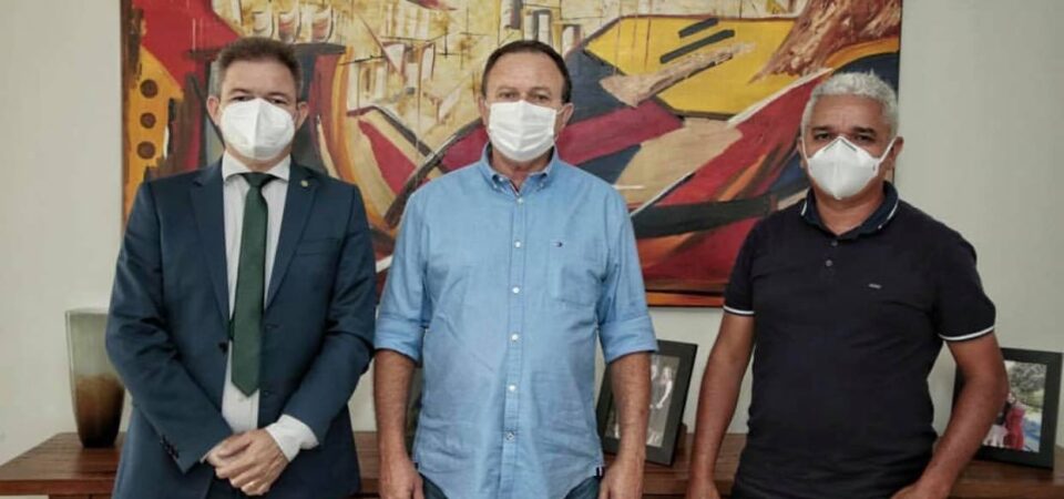 Sem votos e grupo em frangalhos, ex-prefeito de Coelho Neto dá abraço dos afogados em Rafael ex-Leitoa